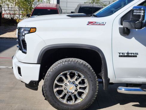 New 2026 Chevrolet Silverado 2500 LT w/ Z71 Chrome Sport Edition image 10
