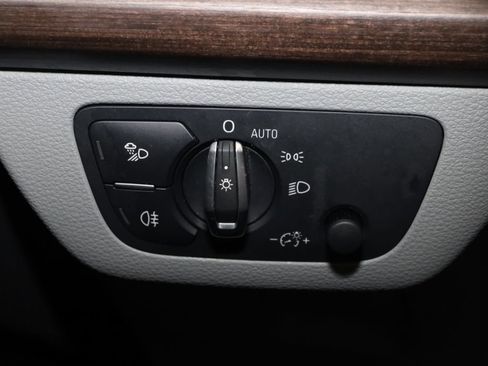 Used 2024 Audi Q5 e Premium Plus image 32