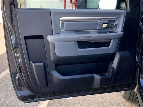 Used 2016 RAM 1500 Express RWD image 19