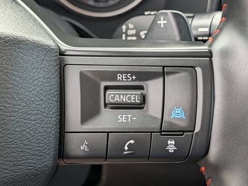 Used 2025 Nissan Rogue SV AWD/4WD image 19