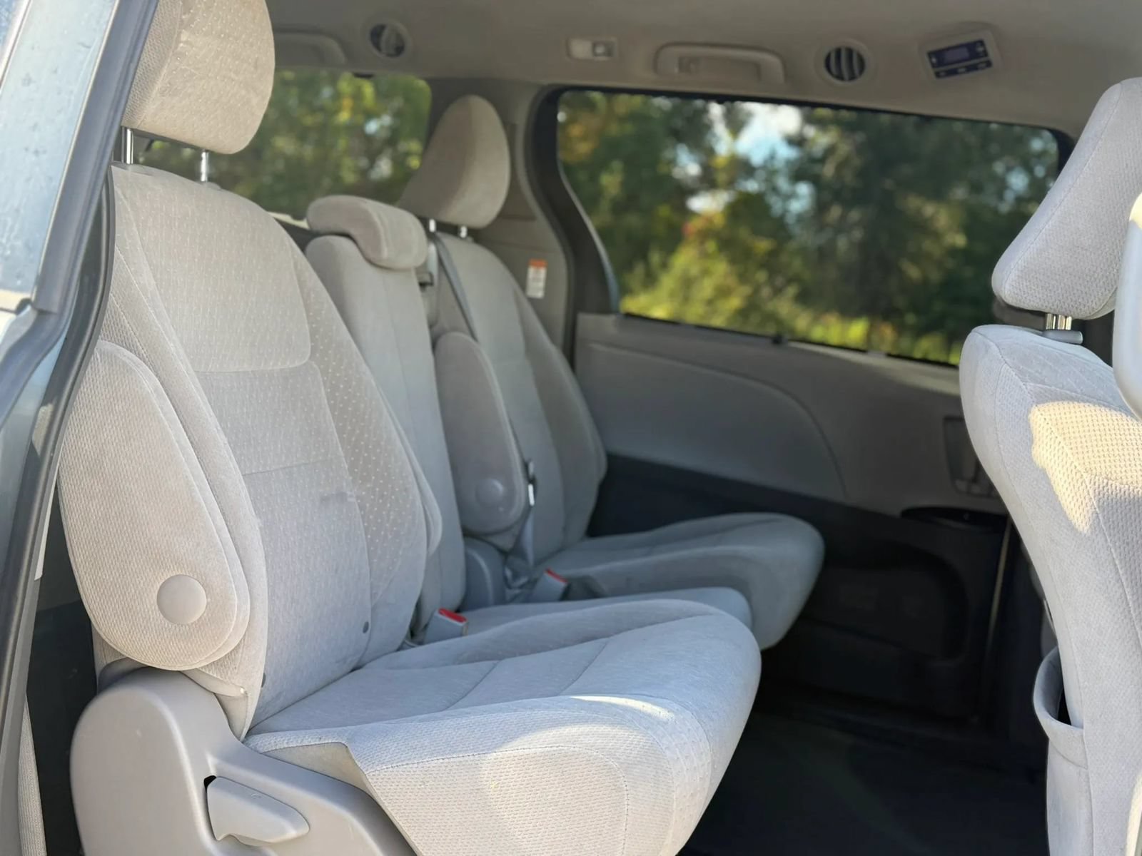 Used 2017 Toyota Sienna LE FWD image 19