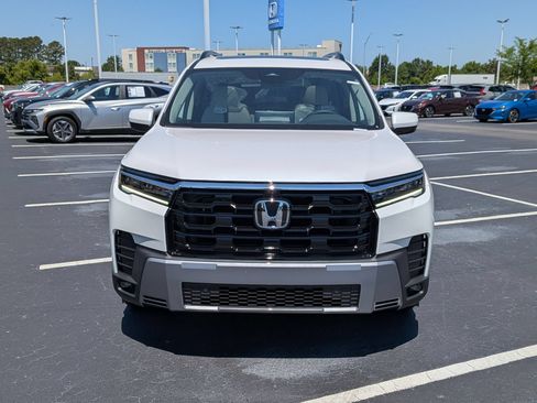 New 2026 Honda Pilot Touring image 8