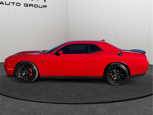 Used 2016 Dodge Challenger SRT Hellcat image 5