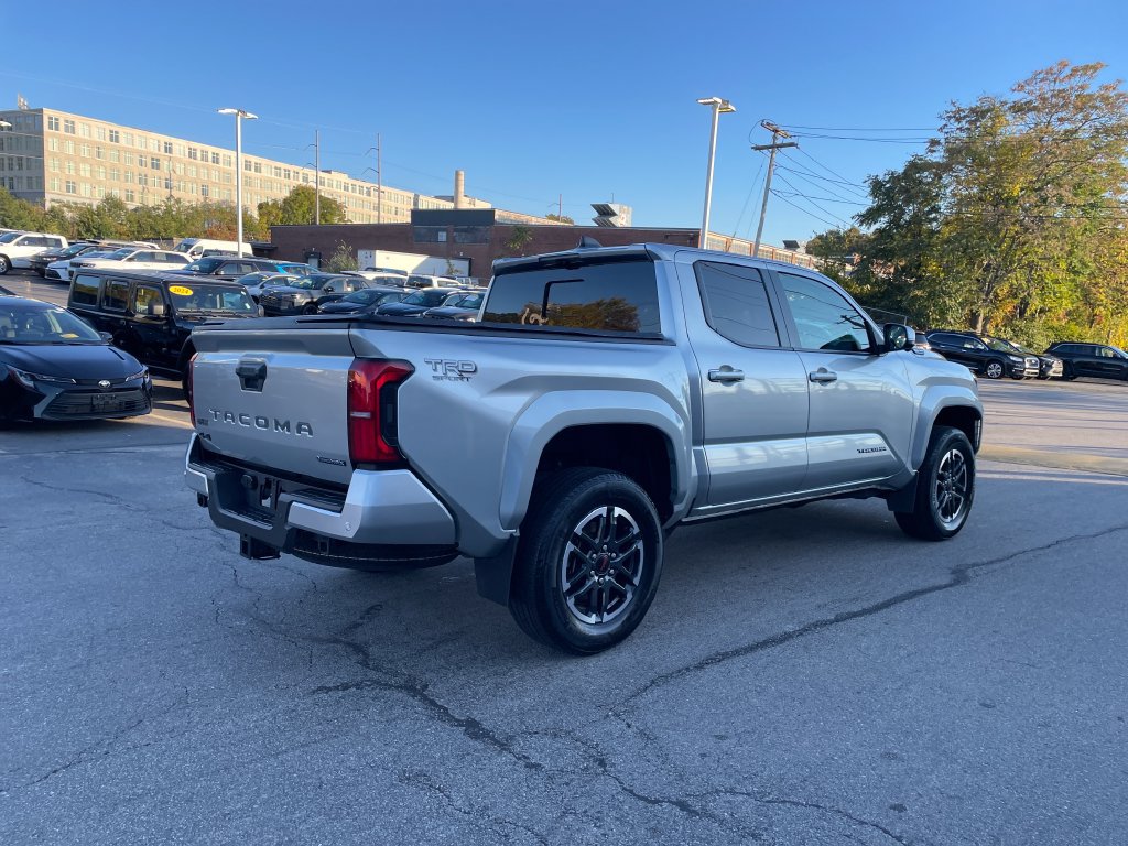 Used 2024 Toyota Tacoma TRD Sport w/ TRD Sport Premium Package AWD/4WD image 5