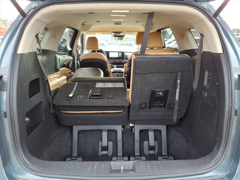 Used 2024 Kia Carnival EX image 14