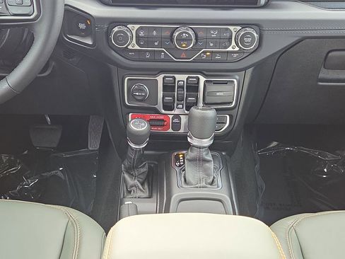 New 2025 Jeep Gladiator Mojave AWD/4WD image 19