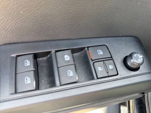 Used 2023 Toyota Tacoma SR AWD/4WD image 16