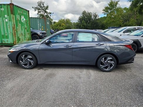 New 2025 Hyundai Elantra SEL image 5