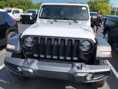 Used 2021 Jeep Wrangler Unlimited Sport AWD/4WD image 2