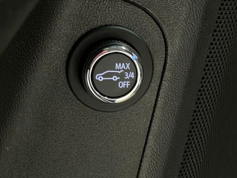 Certified 2023 GMC Acadia SLE w/ Driver Convenience Package image 30