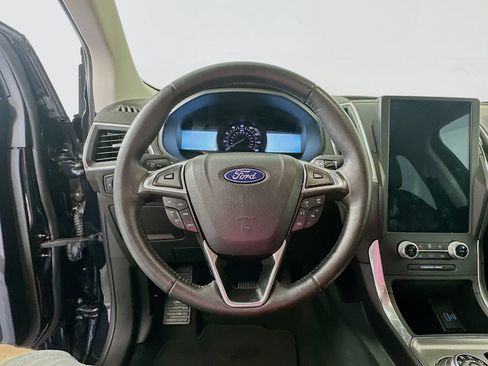 Used 2022 Ford Edge Titanium AWD/4WD image 11