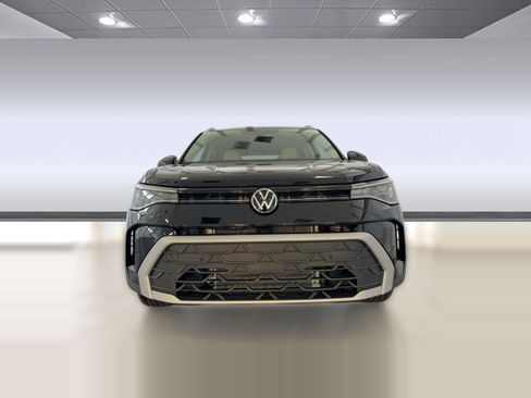 New 2026 Volkswagen Taos SE image 6