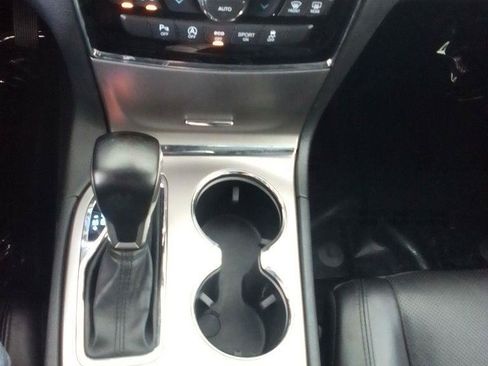 Used 2020 Jeep Grand Cherokee Limited w/ Luxury Group II RWD image 12