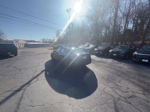 Used 2025 Nissan Sentra SV image 16