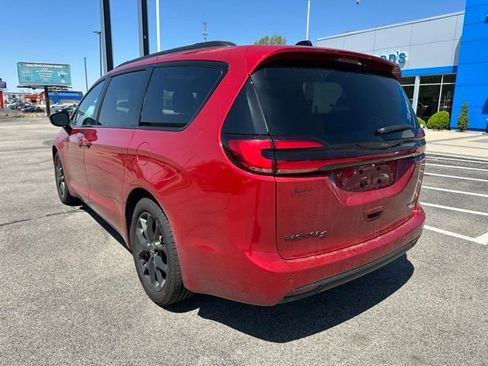 Used 2025 Chrysler Pacifica Limited FWD image 20