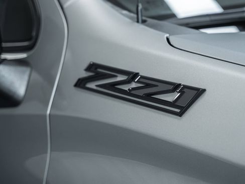 Used 2025 Chevrolet Silverado 1500 Custom Trail Boss w/ Dark Appearance Package image 18