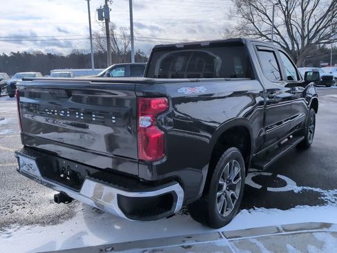 Used 2022 Chevrolet Silverado 1500 LT AWD/4WD image 8