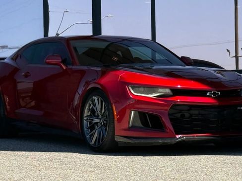 Used 2021 Chevrolet Camaro ZL1 RWD image 17