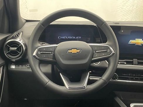 New 2025 Chevrolet Equinox LT w/ Safety and Technology Package image 9