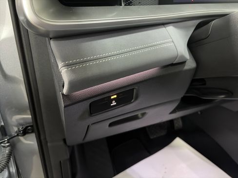 New 2026 Volkswagen Tiguan SE image 14