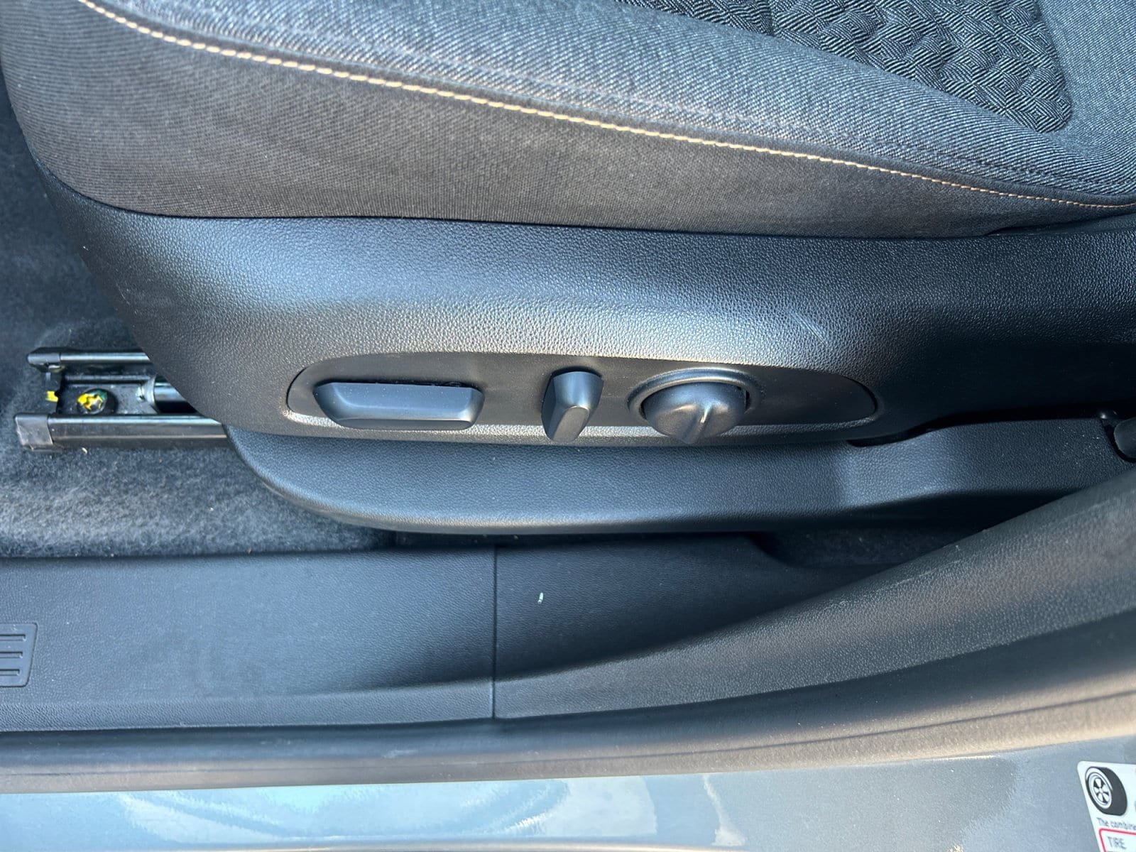 Used 2024 Chevrolet Equinox LT AWD/4WD image 16