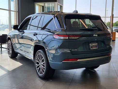 New 2026 Jeep Grand Cherokee Summit AWD/4WD image 4