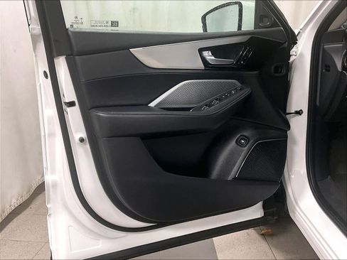 Used 2025 Acura MDX SH-AWD image 9