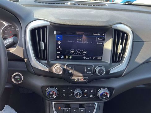 Used 2023 GMC Terrain SLT image 25