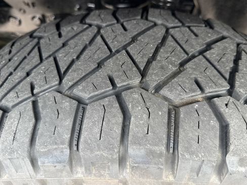 Used 2023 Toyota Tacoma TRD Off-Road w/ TRD Premium Off Road Package image 9