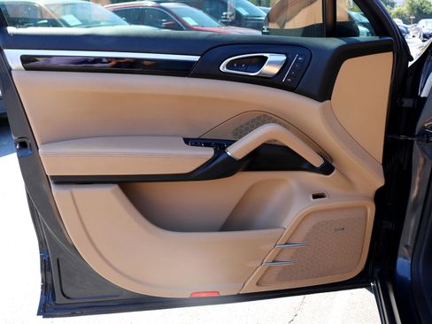 Used 2015 Porsche Cayenne S w/ Premium Package image 13