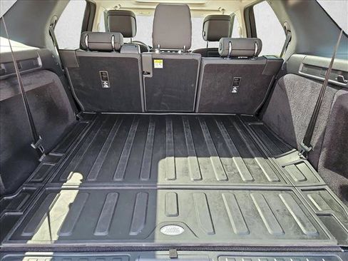 Used 2024 Land Rover Discovery S AWD/4WD image 6