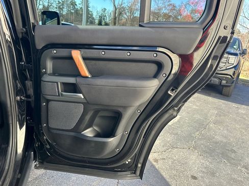 Used 2021 Land Rover Defender 110 X-Dynamic SE image 17