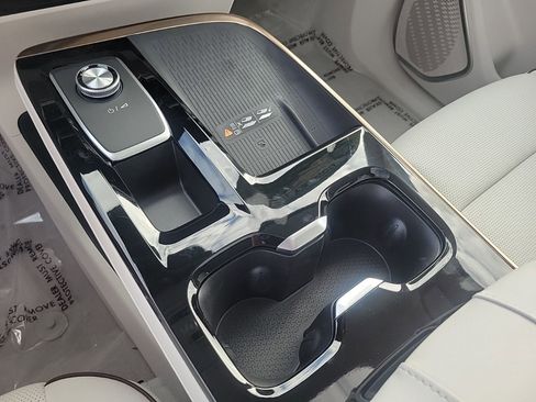 New 2026 Buick Enclave Avenir w/ Super Cruise Package FWD image 18