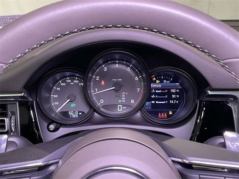 Used 2025 Porsche Macan image 46