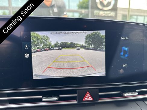 Used 2024 Hyundai Elantra SEL w/ Convenience Package FWD image 13