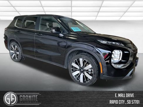 Used 2025 Mitsubishi Outlander SE FWD image 8