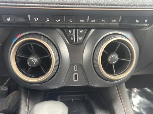 Used 2023 Chevrolet Blazer Premier w/ Enhanced Convenience Package image 39