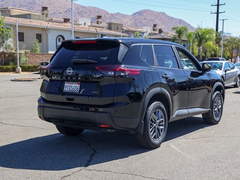 Used 2025 Nissan Rogue S AWD/4WD image 4