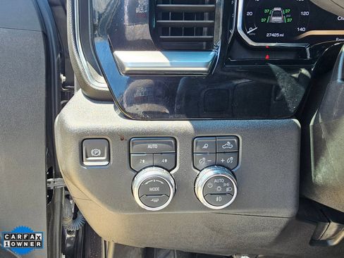 Used 2026 GMC Sierra 1500 SLT AWD/4WD image 17