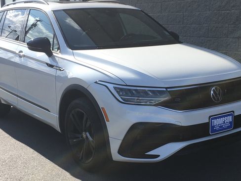 Used 2023 Volkswagen Tiguan SE R-Line AWD/4WD image 1