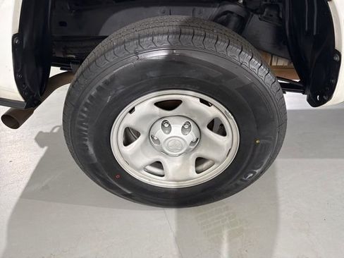 Used 2019 Toyota Tacoma SR w/ SR Convenience Package RWD image 10