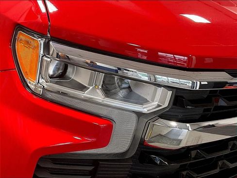 Used 2024 Chevrolet Silverado 1500 LT AWD/4WD image 32