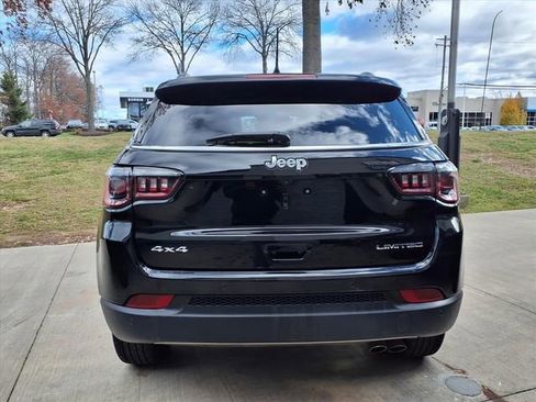 Used 2022 Jeep Compass Limited image 7
