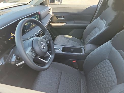 New 2026 Nissan Kicks SV w/ SV Premium Package image 3