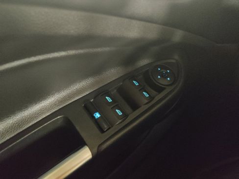 Used 2015 Ford Escape SE image 27