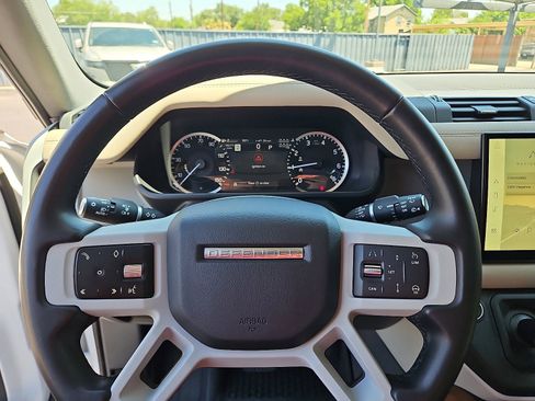 Used 2023 Land Rover Defender 130 SE AWD/4WD image 12