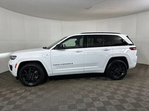 Used 2023 Jeep Grand Cherokee 30th Anniversary image 6