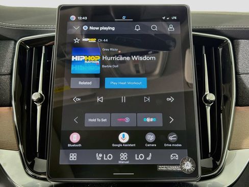 New 2026 Volvo XC90 B5 Plus w/ Protection Package AWD/4WD image 15