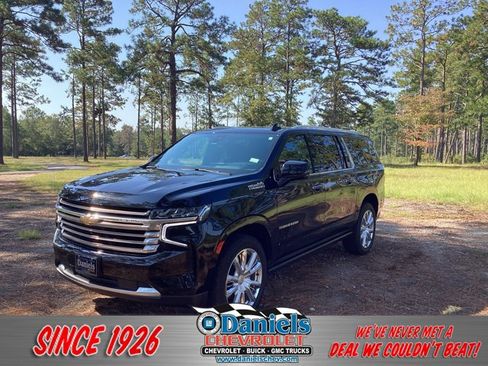 Used 2022 Chevrolet Suburban High Country image 1