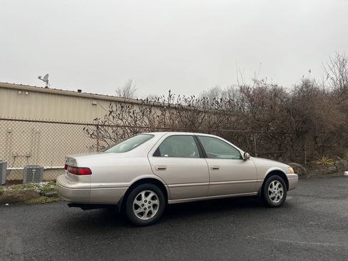 Used 1998 Toyota Camry CE image 3